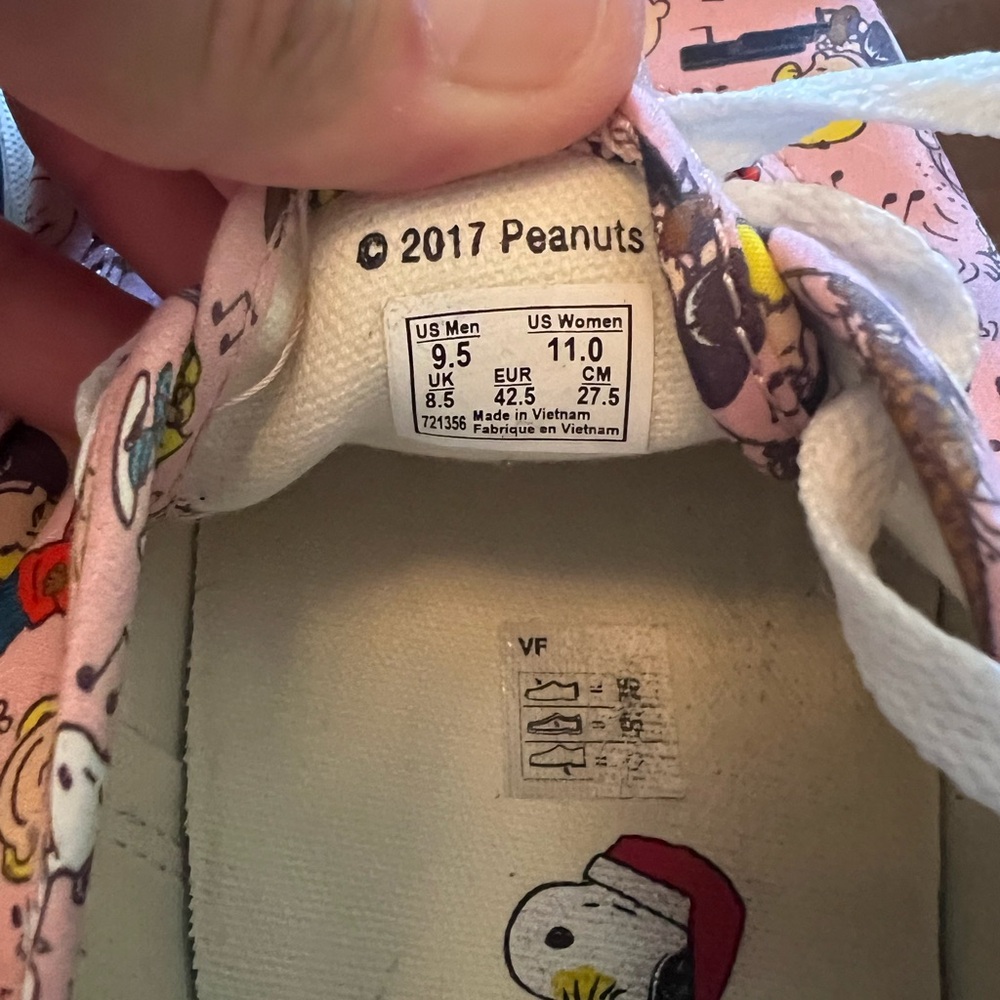 Vans Peanuts Shoes - Pink size 9.5 men’s - Picture 7 of 8